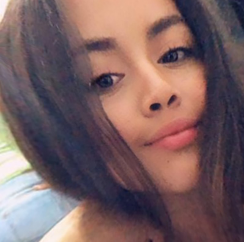 Date this foxy Colombia girl Natalia from Cali CO24025