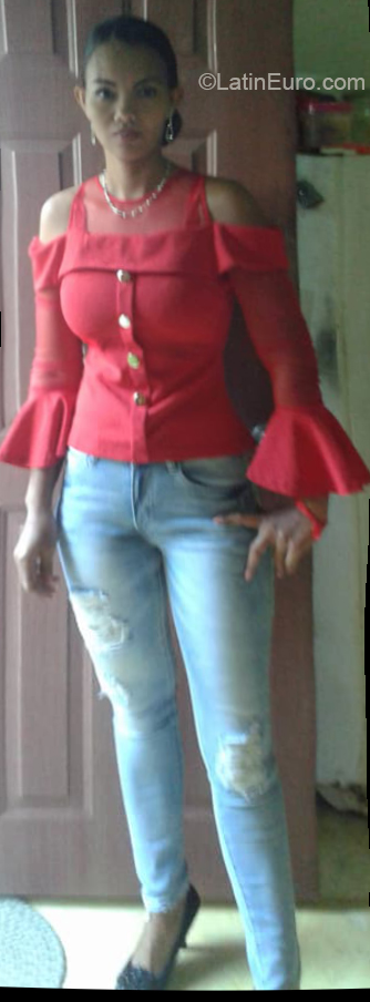 Date this foxy Dominican Republic girl Sarah from Puerto Plata DO32757