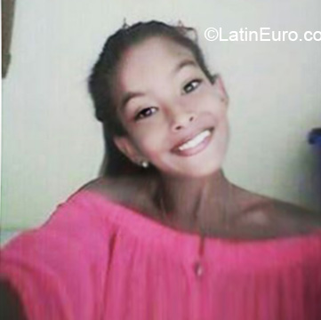 Date this happy Venezuela girl Karlen from Ciudad Boliva VE1797