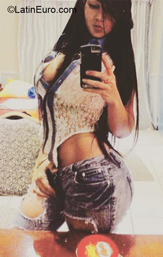 Date this happy Venezuela girl La perra Caliente from Caracas VE1728