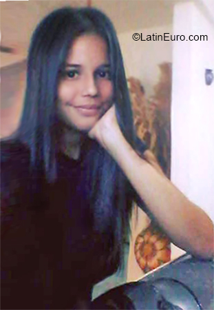 Date this cute Venezuela girl Paula from Puerto La Cruz VE1735