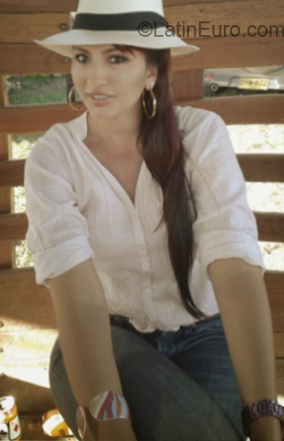 Date this happy Colombia girl Liseth from Bogota CO24057