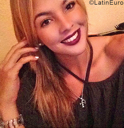 Date this passionate Venezuela girl Anais from Valencia VE1756