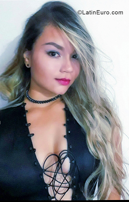 Date this foxy Colombia girl Alejandra from Villavicencio CO24078