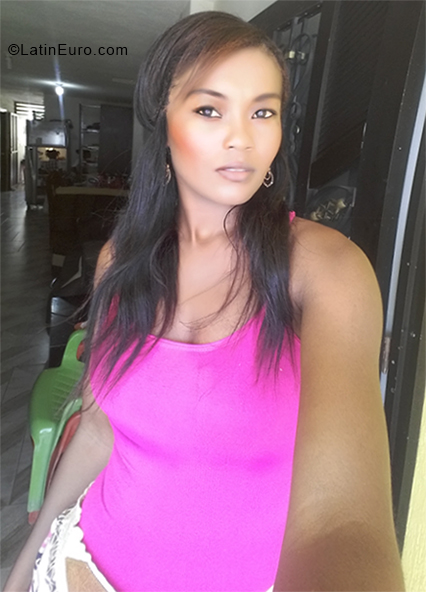 Date this hot Colombia girl Karen from Remedios CO24101