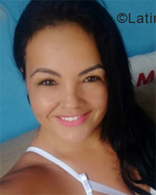 Date this attractive Brazil girl Tiania from Cariacica BR10606