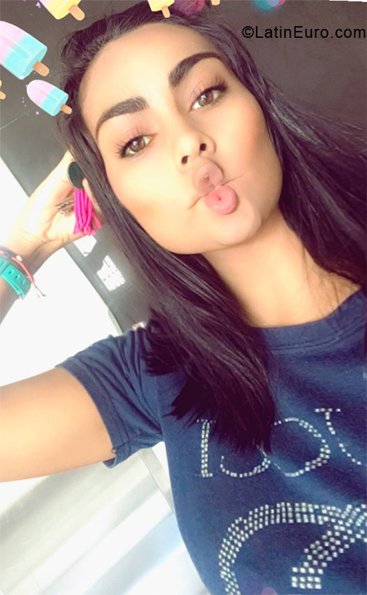 Date this good-looking Venezuela girl Magilet from Puerto Ordaz VE1791