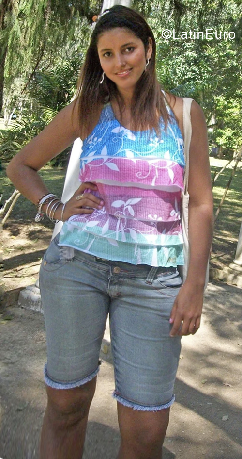 Date this gorgeous Brazil girl Lucia from Rio de Janeiro BR10618