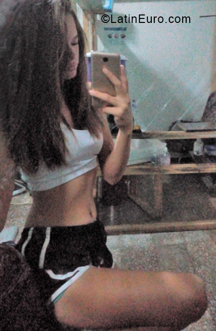Date this lovely Honduras girl Susan Sanchez from Tegucigalpa HN2537