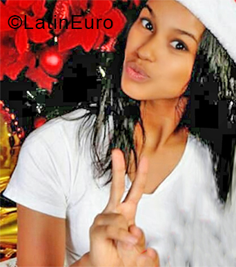 Date this athletic Dominican Republic girl Paola from Santo Domingo DO33822