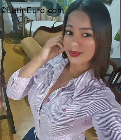 Date this hard body Dominican Republic girl Jasmin vasquez from Santiago DO33030