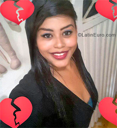 Date this happy Colombia girl Greicy from Cali CO24227