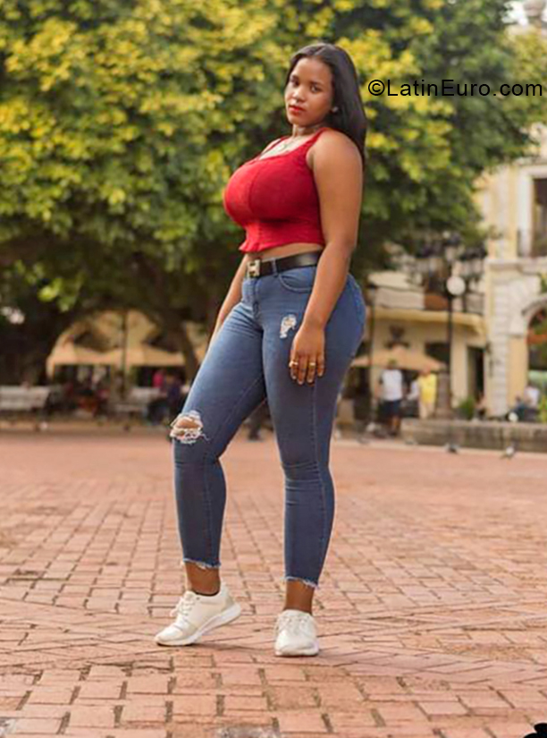 Date this young Dominican Republic girl Nicol Ashley from Santo Domingo DO36044