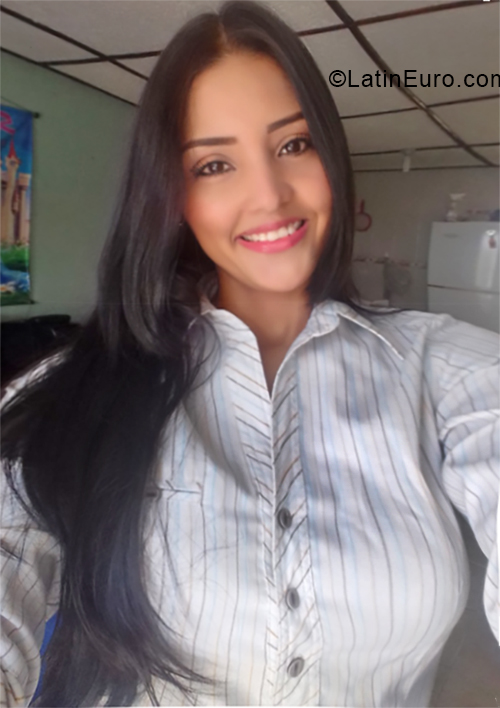 Date this tall Colombia girl Rosaura from Barranquilla CO24290