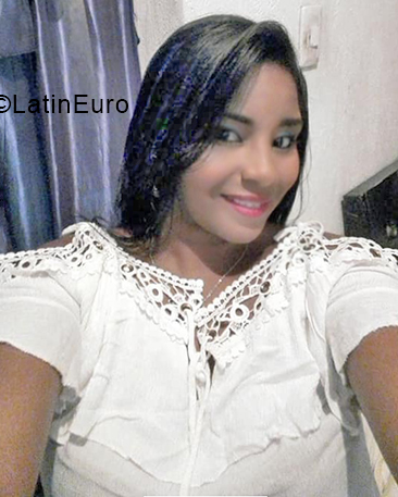 Date this tall Colombia girl Mari from Cartagena CO24690