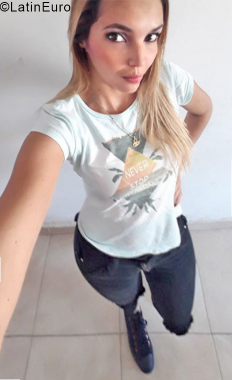 Date this voluptuous Colombia girl Laura from Barranquilla CO24298