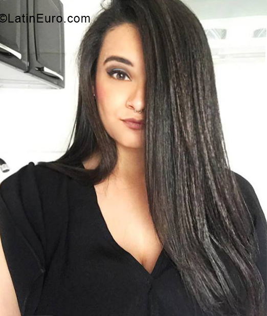 Date this stunning Brazil girl Barbara from Rio De Janeiro BR11079