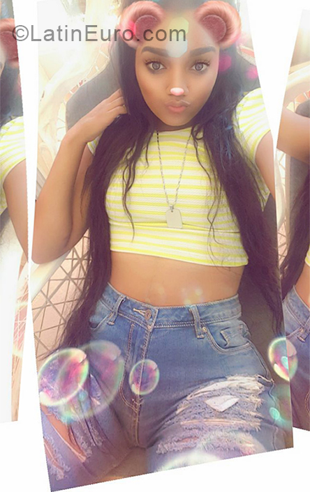 Date this tall Dominican Republic girl Cris from Santo Domingo DO37679