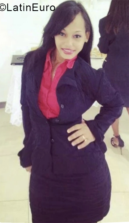 Date this tall Dominican Republic girl Leslan from Santo Domingo Este DO33113