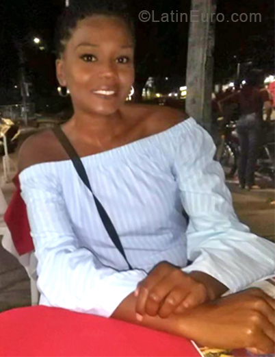 Date this funny Colombia girl Tatis from Cali CO24317