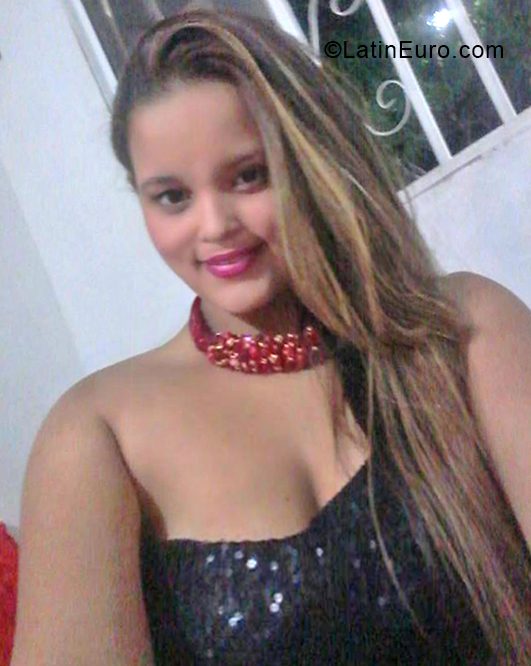 Date this sultry Colombia girl Carolina from Barranquilla CO24320