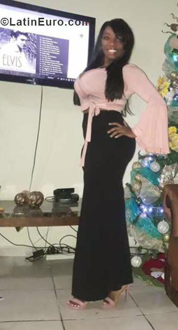 Date this sultry United States girl Keila from New Orleans HN2658