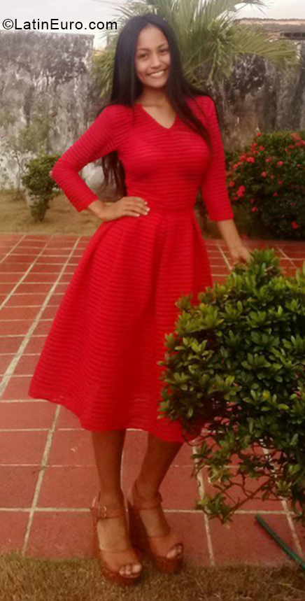 Date this pretty Venezuela girl Genesis from Barinas VE1905