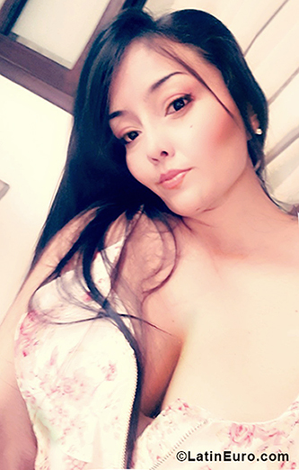Date this happy Colombia girl Marianita from Boyaca CO24346