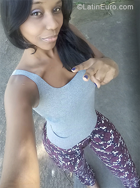 Date this passionate Brazil girl Clia from Goias BR10665