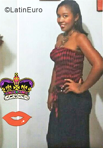 Date this young Colombia girl Selia from Cartagena CO24375