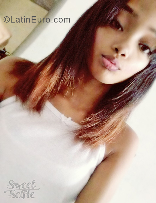 Date this hard body Dominican Republic girl Liza from Republica Dominicana DO33171