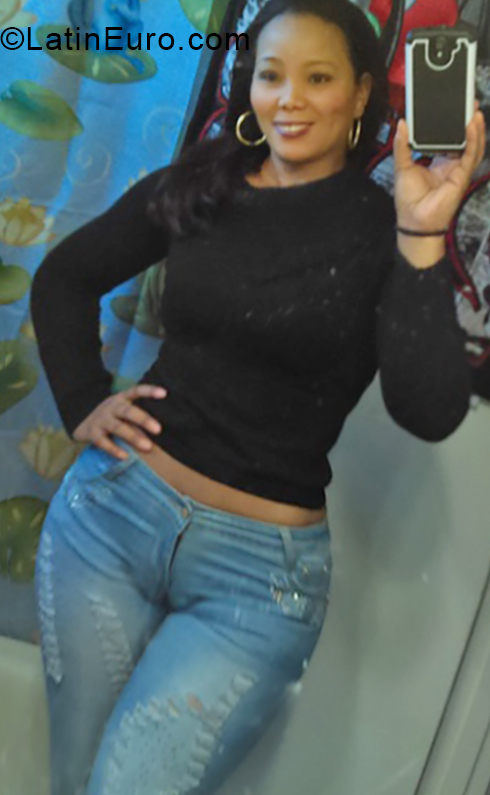 Date this fun Dominican Republic girl Rossanna from Santo Domingo DO33173