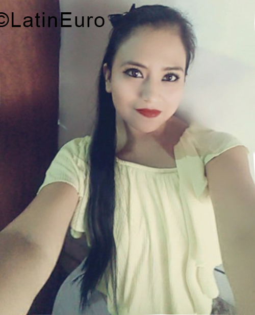Date this sultry Peru girl Sandra from Trujillo PE1304