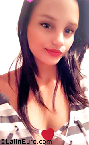 Date this beautiful Colombia girl Isabel from Caracas CO24401