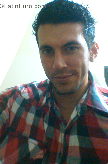 Date this young Colombia man Super Latino from Bucaramanga CO24418