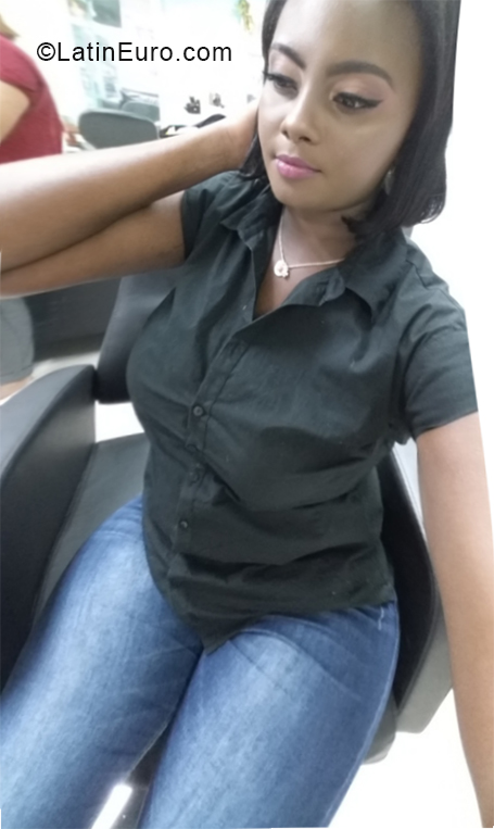 Date this delightful Dominican Republic girl Gen from Santo Domingo DO33245