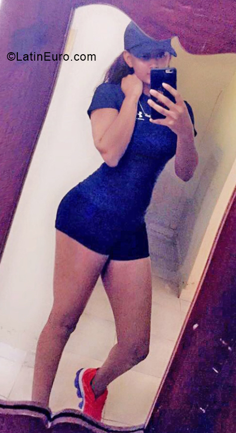 Date this cute Dominican Republic girl Yas from Santiago DO33263