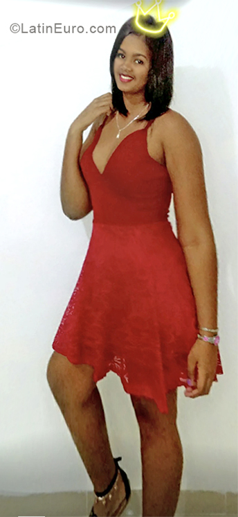 Date this exotic Dominican Republic girl Michelle from Santo Domingo DO33299