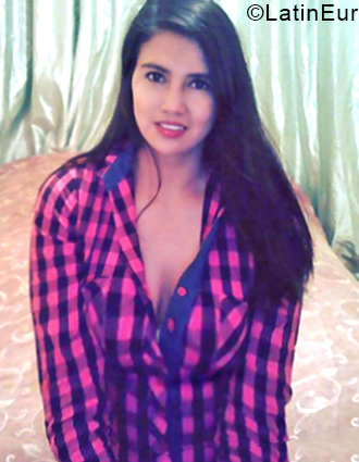 Date this sultry Colombia girl Yolis from Cajica CO24478