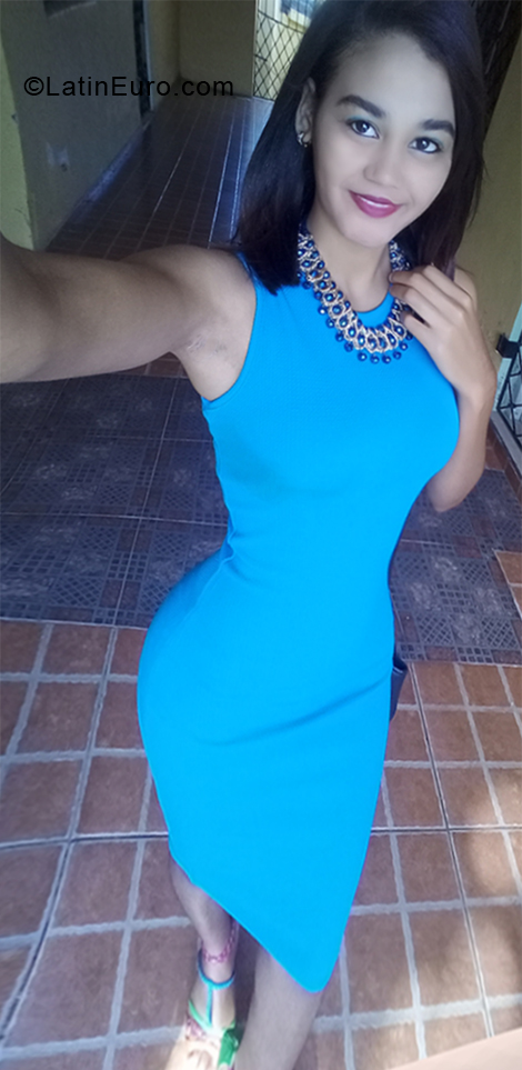 Date this passionate Dominican Republic girl Andrea from La Romana DO33340