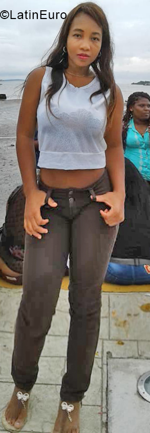 Date this exotic Colombia girl Sara from Cali CO24498