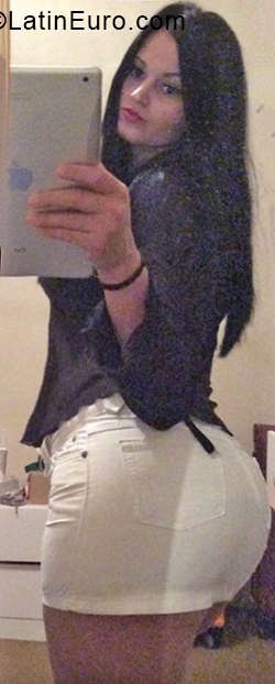 Date this georgeous Brazil girl Flavia from Sao Paulo BR10695