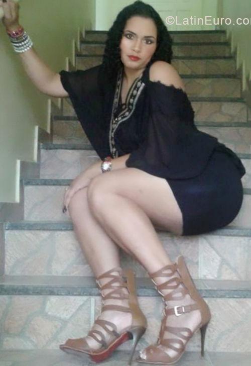 Date this foxy Brazil girl Luciene from Aimorés BR10713