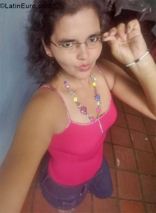 Date this charming Venezuela girl Esmeralda from San Cristobal VE1972
