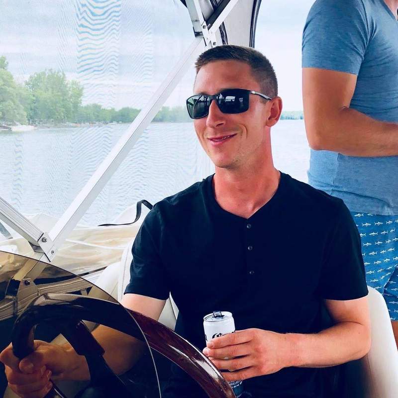 Date this voluptuous Canada man Phil from Montreal CA791