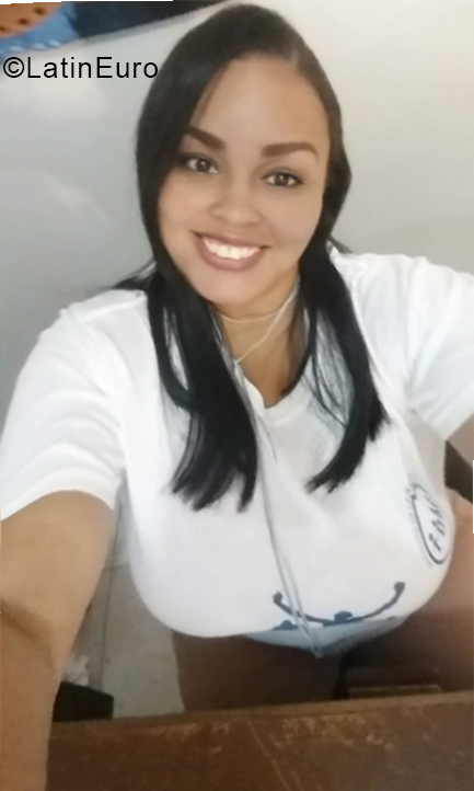 Date this tall Dominican Republic girl Mery from Santiago DO33492