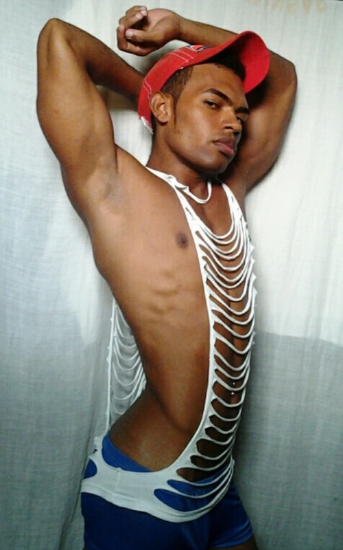 Date this voluptuous Cuba man PatrickLooking from Santiago De Cuba CU430