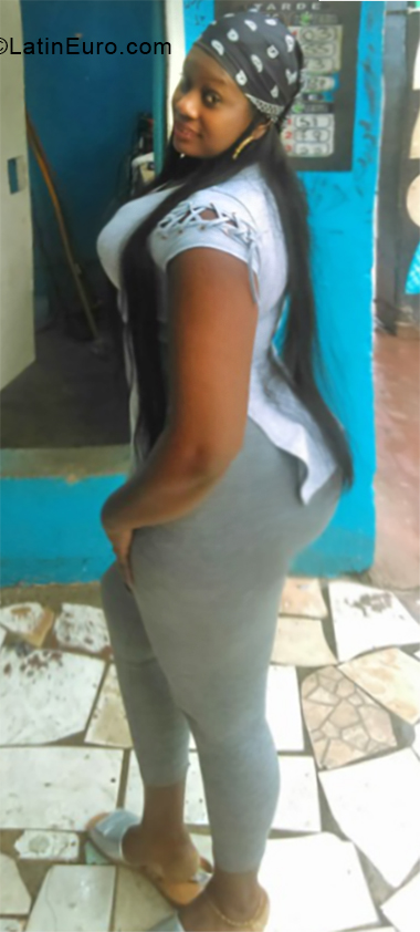 Date this attractive Dominican Republic girl La_morena from Santo Domingo DO33503