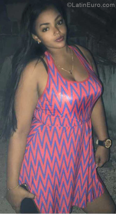 Date this gorgeous Dominican Republic girl Sarah from San Pedro De Macoris DO33505