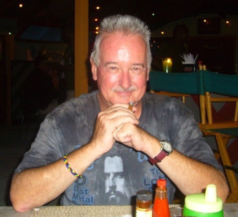 Date this tall United States man Peter from Tampa US19645